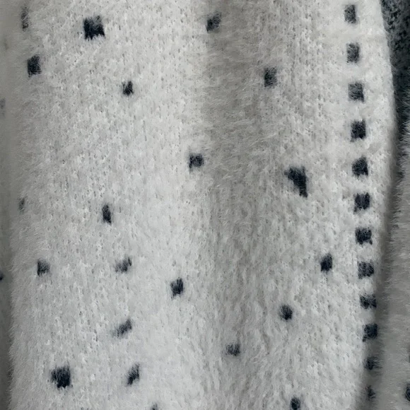 Beautiful Cobble Lane Poncho NWOT - Picture 3 of 6